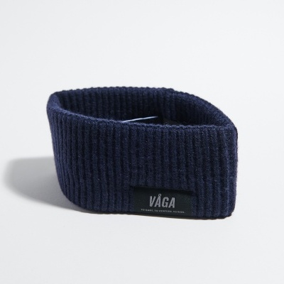 Faixa de cabeça azul escura com etiqueta preta VÁGA