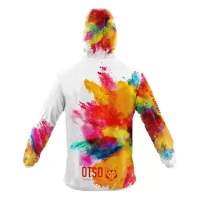 Casaco branco com capuz e manchas coloridas e texto 'OTSO THINK'
