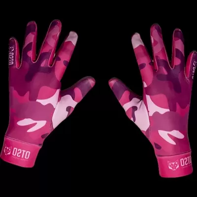 Par de luvas camufladas rosa e roxo com texto OLSO nos punhos