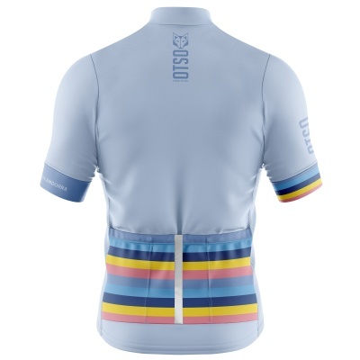 Camisola ciclismo azul clara com listras coloridas e bolso traseiro