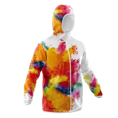 Casaco com capuz branco com estampado colorido e logo UTSO