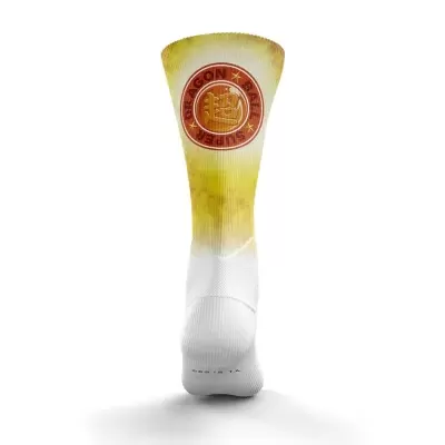 Meia desportiva branca e amarela com emblema redondo e texto DRAGON FL