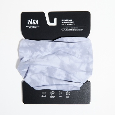 Cachecol tubular cinzento claro com padrão tie-dye em cartão preto da marca VÁGA