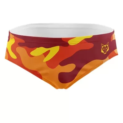 Cueca de banho slip camuflada em vermelho, laranja e amarelo com logótipo de raposa