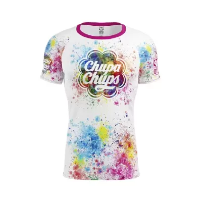 Camiseta branca com logo Chupa Chups colorido e padrão de respingos coloridos