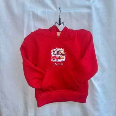 Sweatshirt vermelha de criança com estampa e nome Duarte