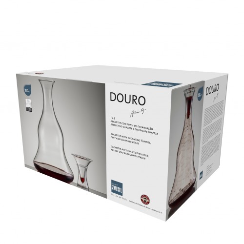 Decanter Douro, por Siza Vieira Embalagem branca com garrafa e copo de vidro com vinho tinto, marca Zwiesel