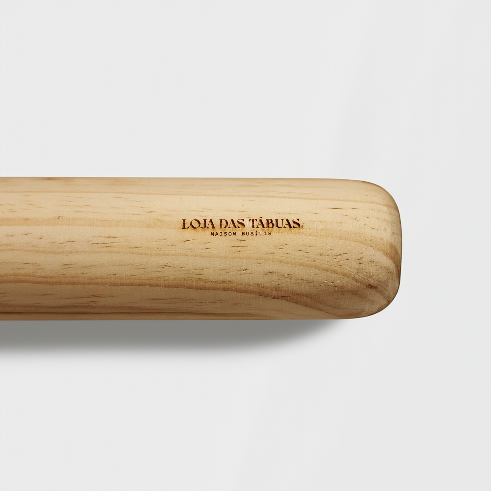 Rolo da Massa em Madeira de Pinho Natural - Personalize com Gravação Laser Tábua de madeira clara com gravação LOJA DAS TÁBUAS. MAISON BRULÉE