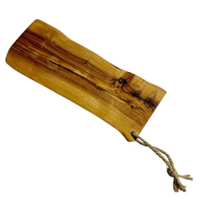 tábua de madeira natural rústica com corda para pendurar