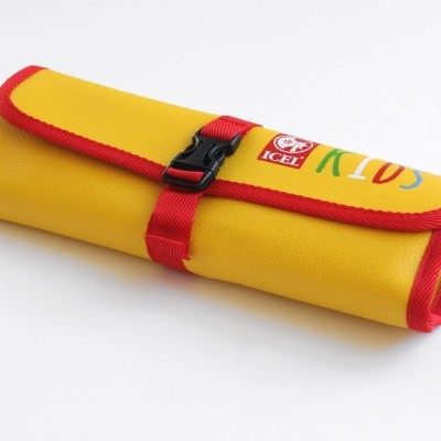 Estojo escolar amarelo com bordas vermelhas e fecho preto