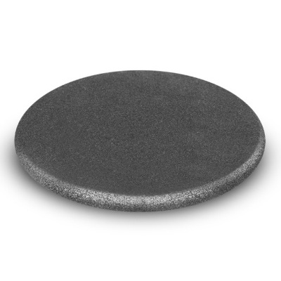 Disco redondo cinzento escuro antiaderente sobre fundo branco
