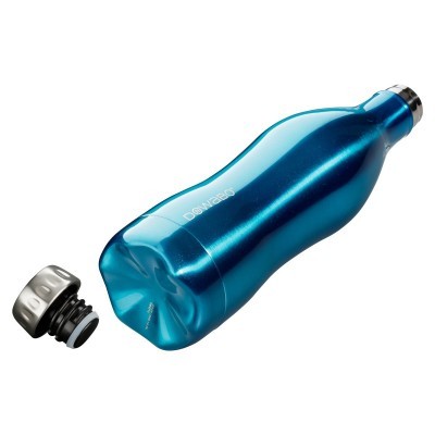 Garrafa metálica azul com tampa prateada destacada