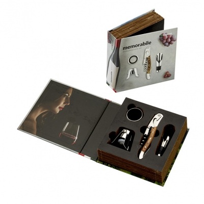 Conjunto de acessórios para vinho numa caixa em forma de livro