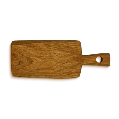 Prancha de madeira retangular com alça e orifício para pendurar