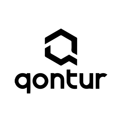 Logotipo preto sobre fundo branco com a palavra 'qontur' e um símbolo geométrico hexagonal