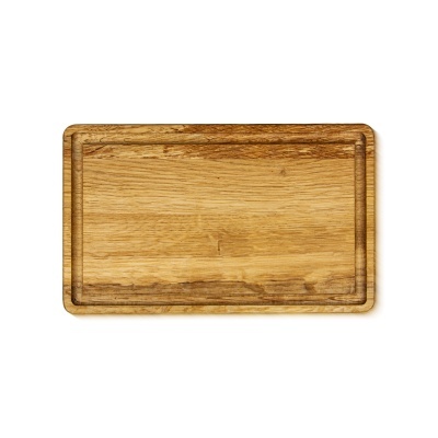 Tábua de cozinha retangular de madeira clara com sulco nas bordas