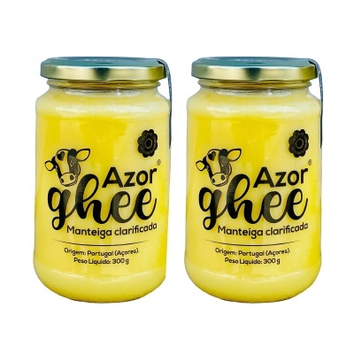Dois frascos de vidro com manteiga clarificada Azor ghee.