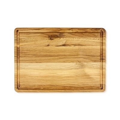 Tabua de corte retangular em madeira clara com entalhe