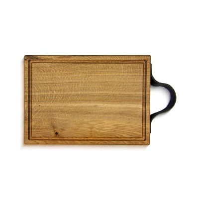 tábua de cortar madeira com alça preta