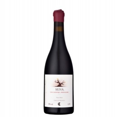 Garrafa de vinho tinto Seiva com rótulo branco e rolha vermelha