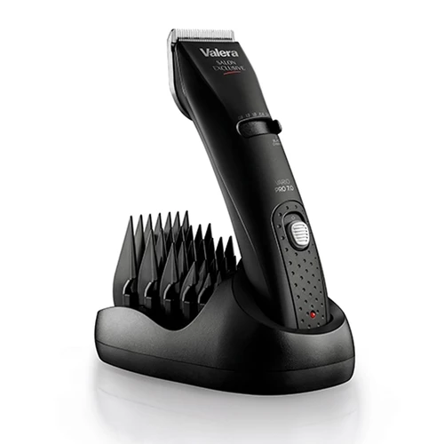 Máquina De Corte Valera Vario Pro 7.0 Máquina de cortar cabelo Valera preta com base e pentes organizados