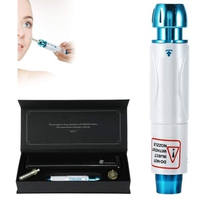 Dispositivo branco e azul com seringa em estojo preto para aplicação facial