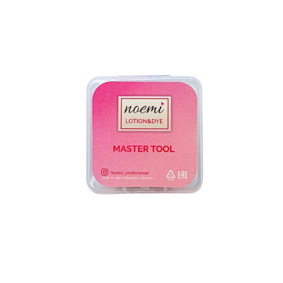 Embalagem plástica transparente com rótulo rosa contendo texto da marca Noemi e informações de contacto.