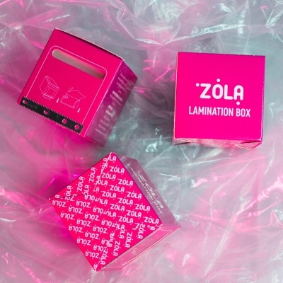 Caixas cor-de-rosa para laminação com texto ZÖLA LAMINATION BOX
