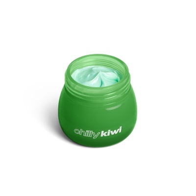 Frasco verde com creme azul claro e texto chilly kiwi