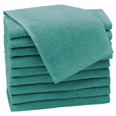 Conjunto de oito toalhas de banho verdes empilhadas