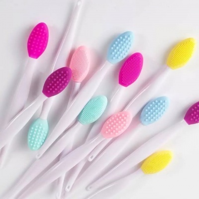 Escovas de silicone coloridas com cabo branco