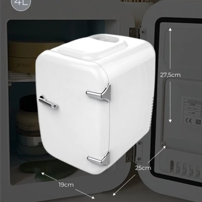 Mini frigorífico branco para cosméticos com 4 litros de capacidade aberto numa superfície