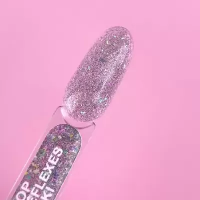 Amostra de verniz de unha rosa cintilante com reflexos holográficos