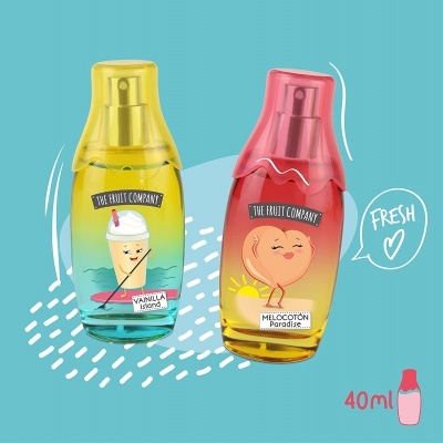 Dois frascos de perfume amarelo e rosa com desenhos divertidos e texto THE FRUIT COMPANY