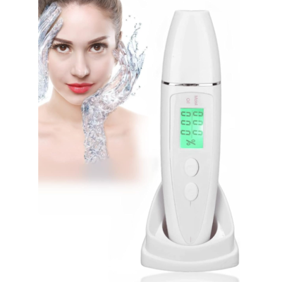 Dispositivo digital branco com visor verde e mulher com efeito de água nas mãos