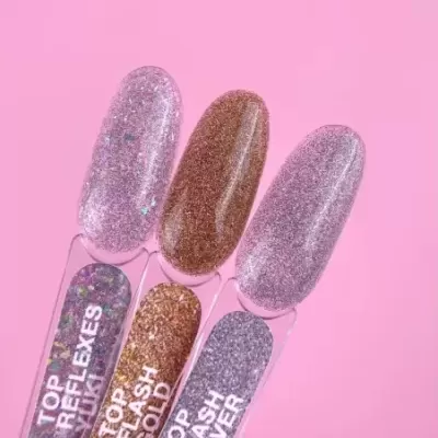 Amostras de verniz glitter rosa, dourado e prateado com nomes visíveis