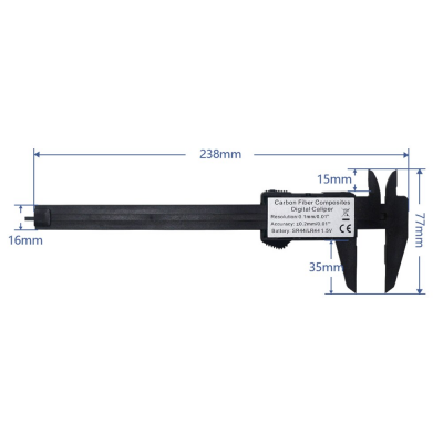 Paquímetro digital negro em compósitos de fibra de carbono com medidas annotadas e etiqueta técnica