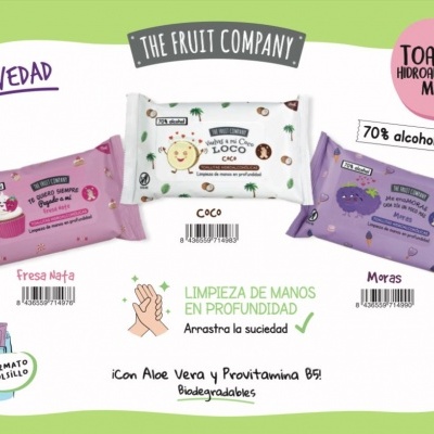 Embalagens coloridas de toalhitas hidroalcoólicas para mãos com diferentes aromas