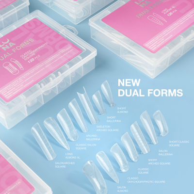 Caixas transparentes com formas para unhas e rótulos cor de rosa