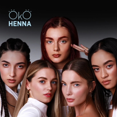 Cinco mulheres com diferentes tons de pele e cabelo contra fundo preto com texto 