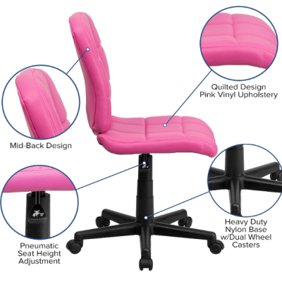 Cadeira de escritório rosa com estofamento acolchoado e base preta com rodas