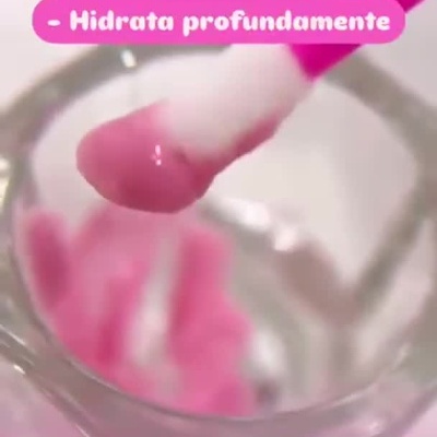 Produto Hidrágoss da marca Lo.beaut com aplicação e texto sobre benefícios