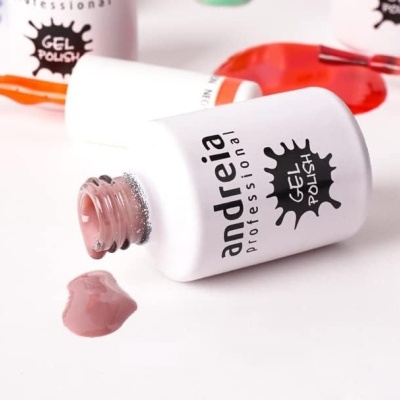 Frasco branco aberto de verniz gel rosa com rótulo andreia professional GEL POLISH