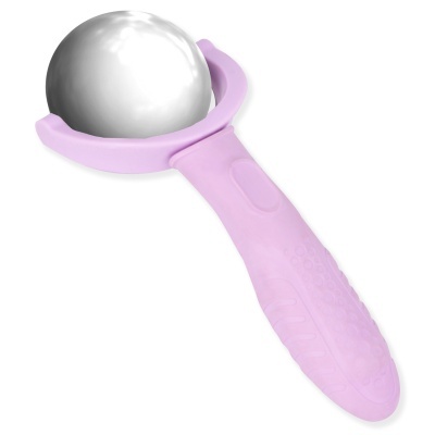 Colher para gelado com pega cor de rosa claro e cabeça metálica prateada