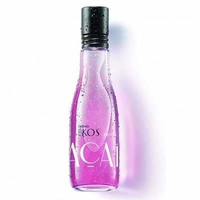 Frasco de vidro com líquido roxo e tampa preta com texto Natura Ekos Açaí