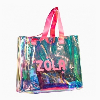 Saco translúcido iridescente com alças rosa e texto ZOLA