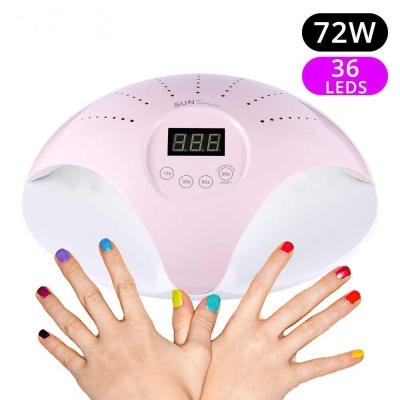 Lâmpada UV/LED rosa para unhas com visor digital e mãos com unhas coloridas
