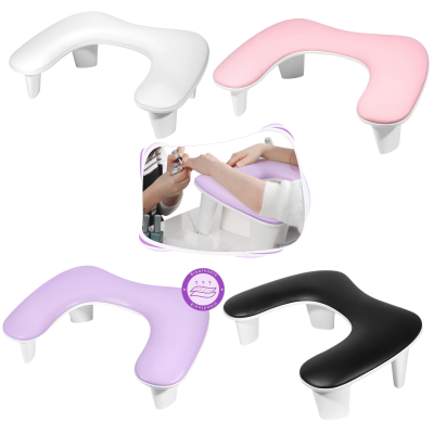 Apoio para mãos de manicure em várias cores sobre fundo branco