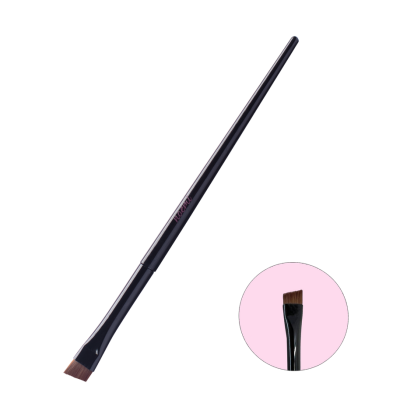 Pincel de maquilhagem preto com cerdas castanhas angulares e detalhe em círculo rosa claro.