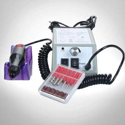Aparelho elétrico para manicure com suporte roxo, ferramenta preta e conjunto de pontas de lixa.